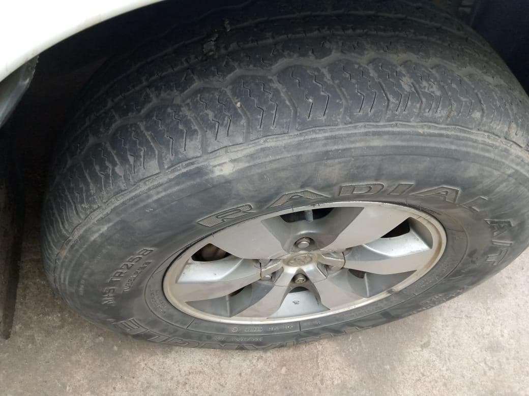 Toyota Hilux 3.0 D4D 4X2 dupla cabine · — imagem 15