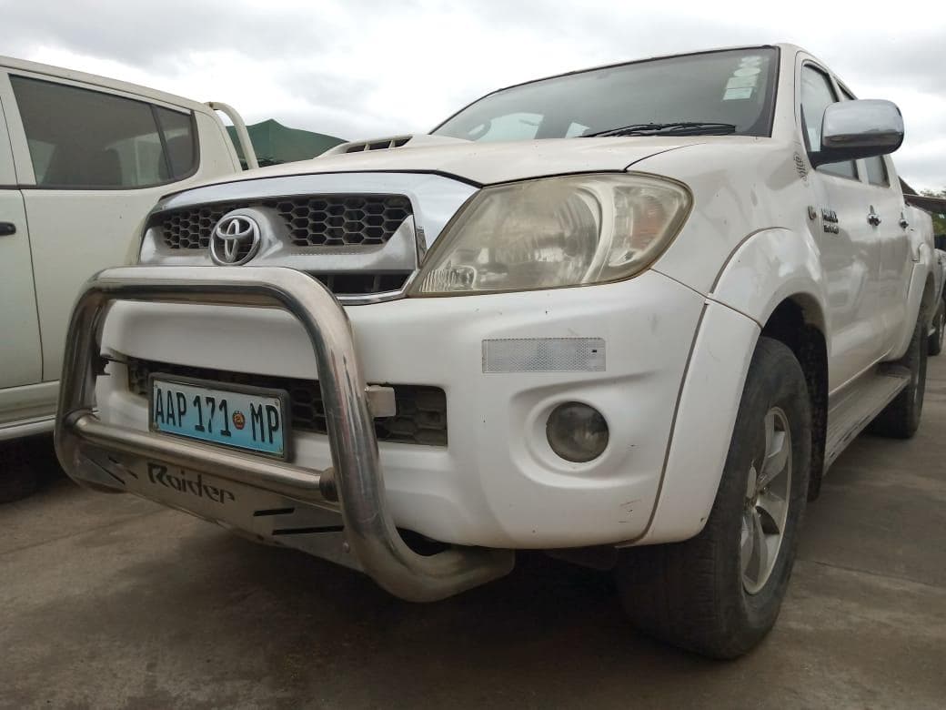 Toyota Hilux 3.0 D4D 4X2 dupla cabine · — imagem 11