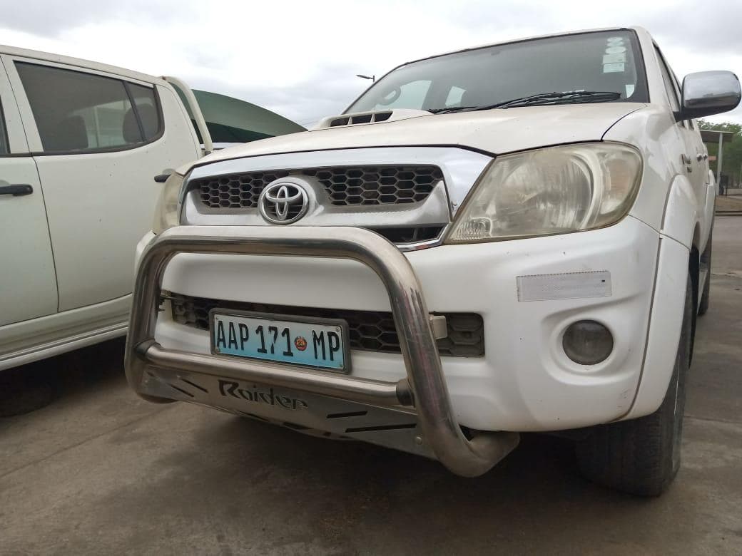 Toyota Hilux 3.0 D4D 4X2 dupla cabine · — imagem 3