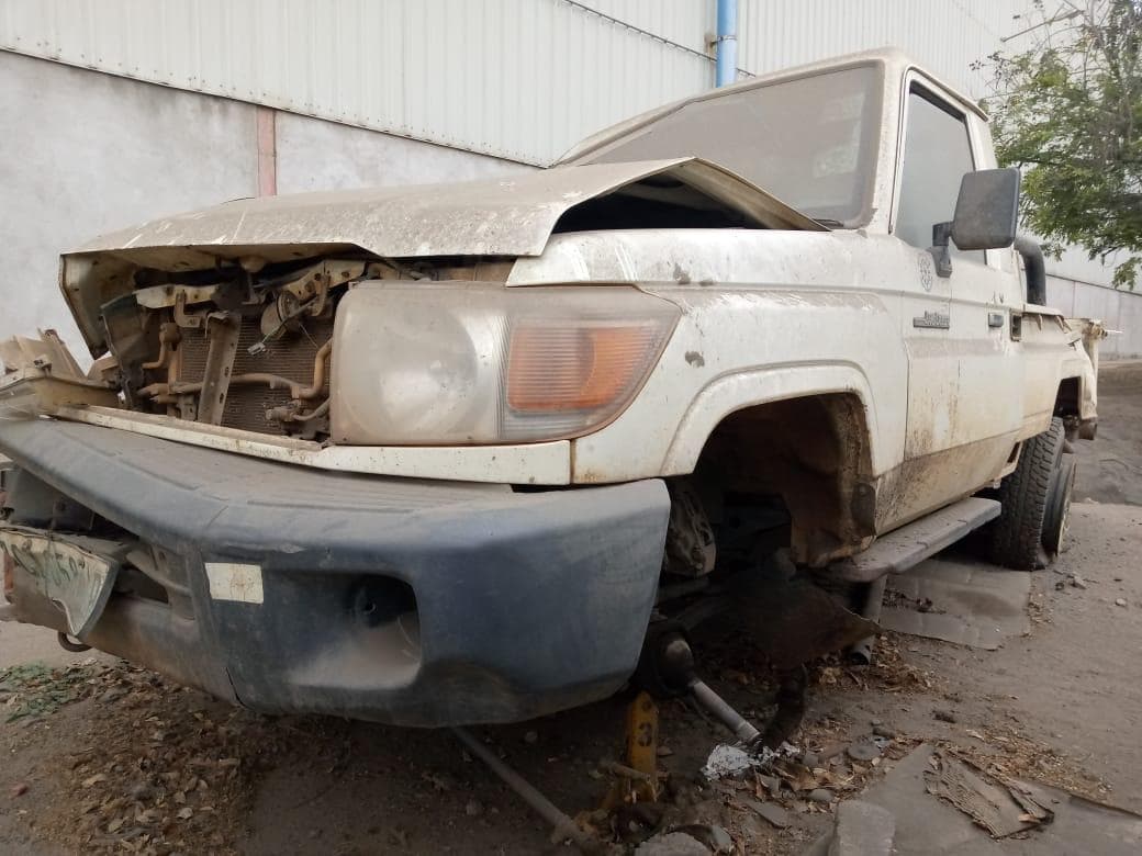 Toyota Land Cruiser 4X4 OFF ROAD PICK UP 4.4 ·