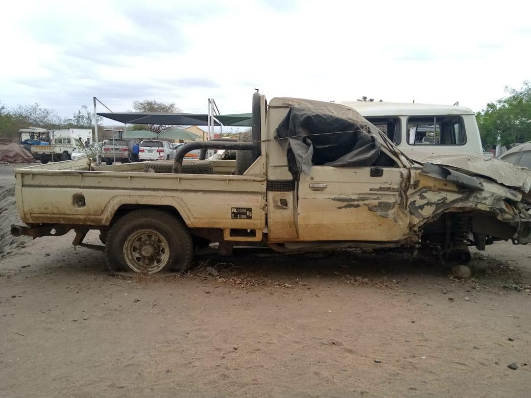 Toyota Land Cruiser 4X4 OFF ROAD PICK UP 4.4 · — imagem 4