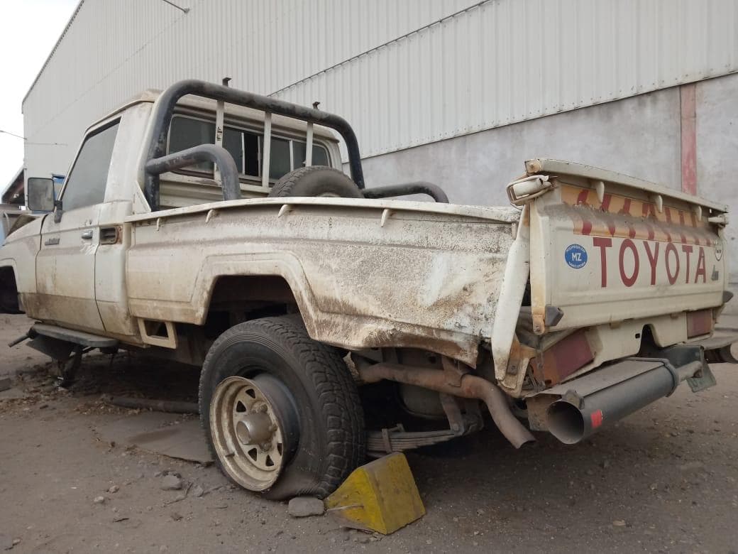 Toyota Land Cruiser 4X4 OFF ROAD PICK UP 4.4 · — imagem 5