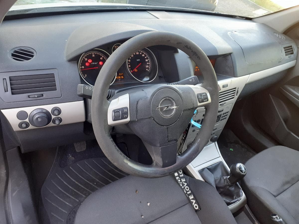Opel Astra Caravan 1.3 CDTI · Ano 2007 — imagem 15