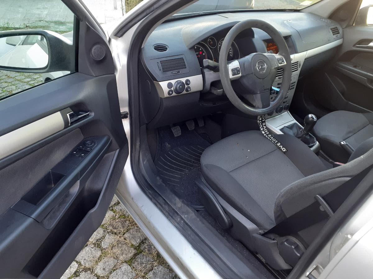 Opel Astra Caravan 1.3 CDTI · Ano 2007 — imagem 11