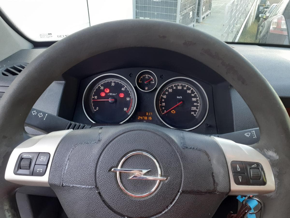 Opel Astra Caravan 1.3 CDTI · Ano 2007 — imagem 19