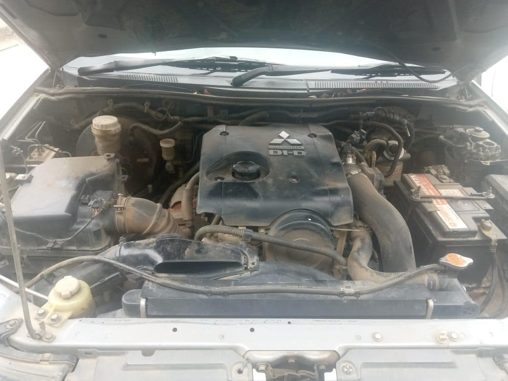 Mitsubishi L200 2.5 GL dupla cabine 4 X 4 · — imagem 11