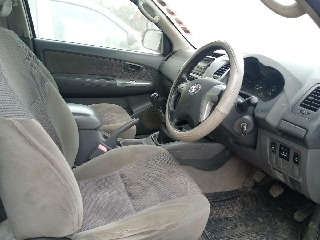 Toyota Hilux 3,0 D4D 4X2 cabine simples · — imagen 4