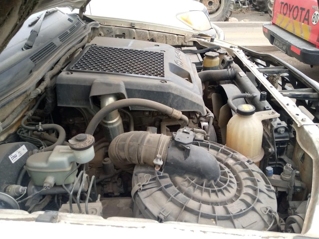 Toyota Hilux 3,0 D4D 4X2 cabine simples · — imagen 7
