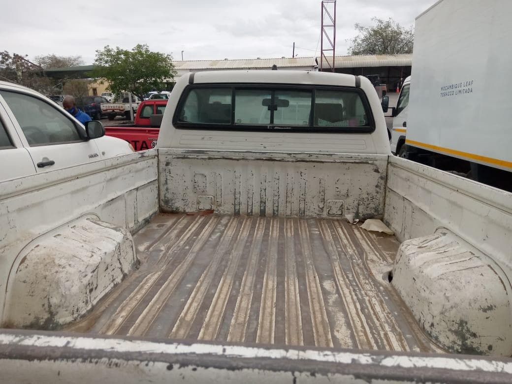 Toyota Hilux 3,0 D4D 4X2 cabine simples · — imagen 10