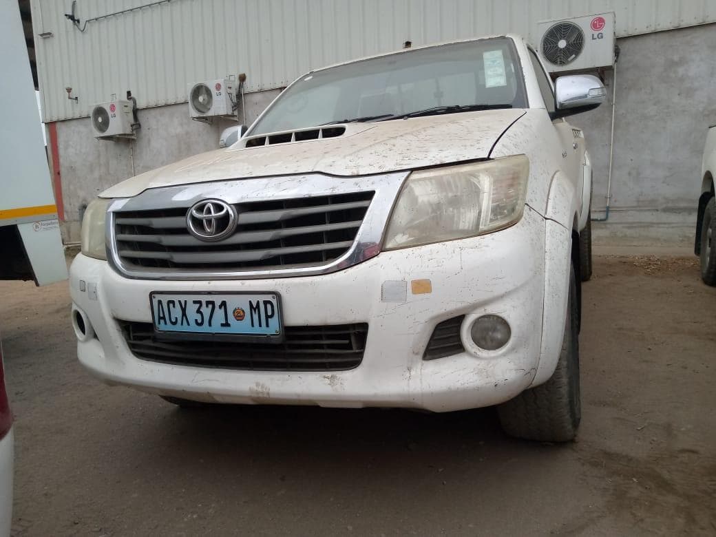 Toyota Hilux 3,0 D4D 4X2 cabine simples ·