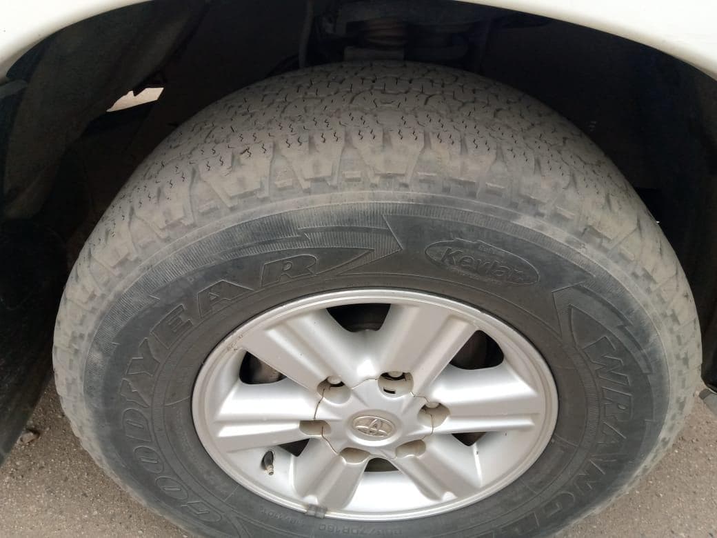 Toyota Hilux 3,0 D4D 4X2 cabine simples · — imagen 12