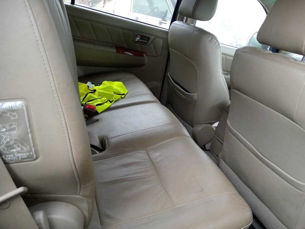 Toyota Fortuner 4WD  · — imagen 3