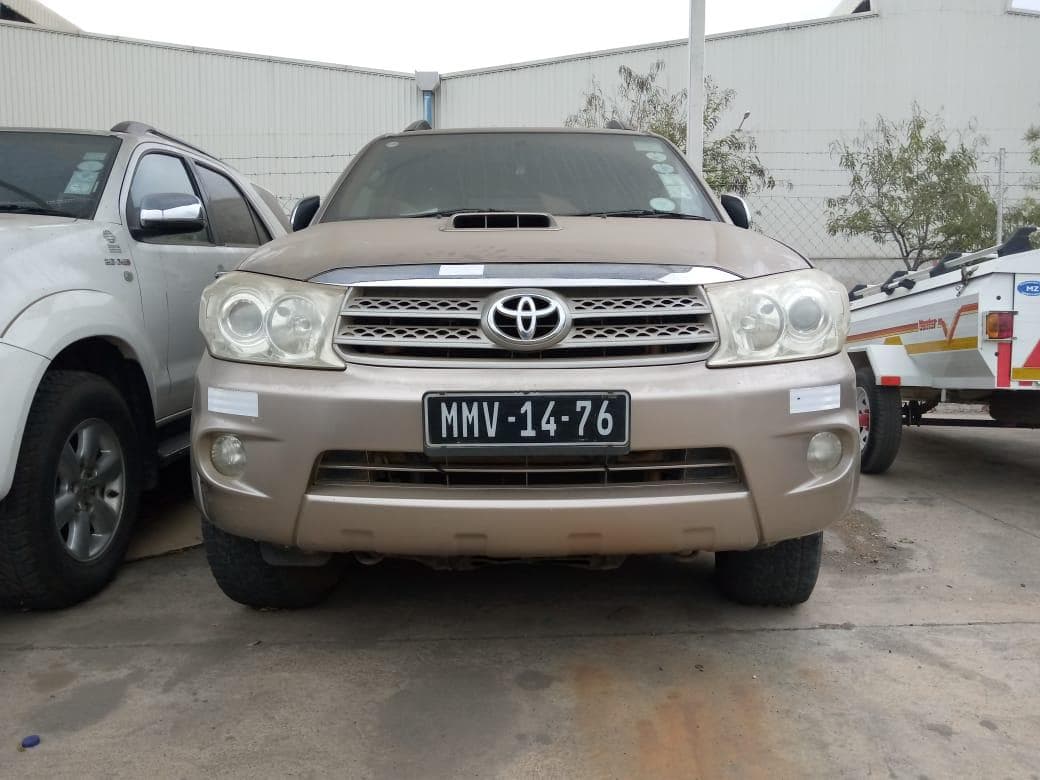 Toyota Fortuner 4WD  · — imagen 1