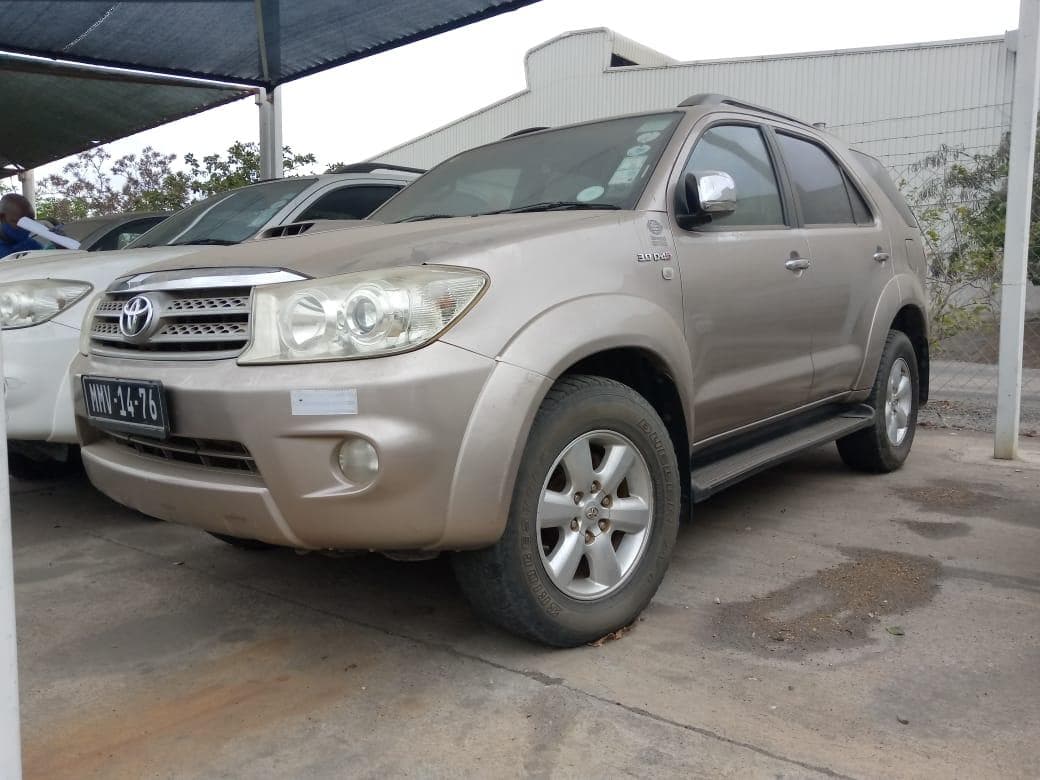 Toyota Fortuner 4WD  · — imagen 2