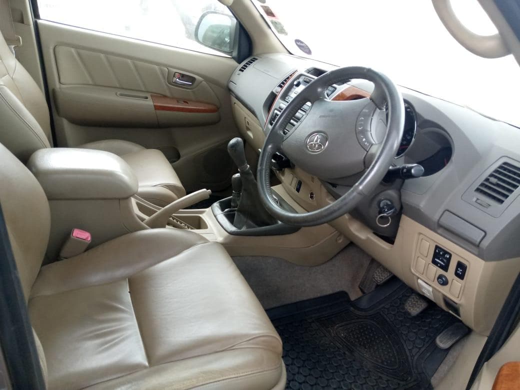 Toyota Fortuner 4WD  · — imagen 7