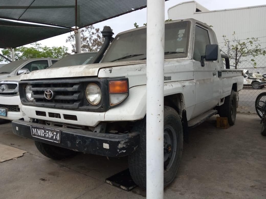 Toyota Land Cruiser OFF ROAD PICK-UP 4X4 · — imagem 2