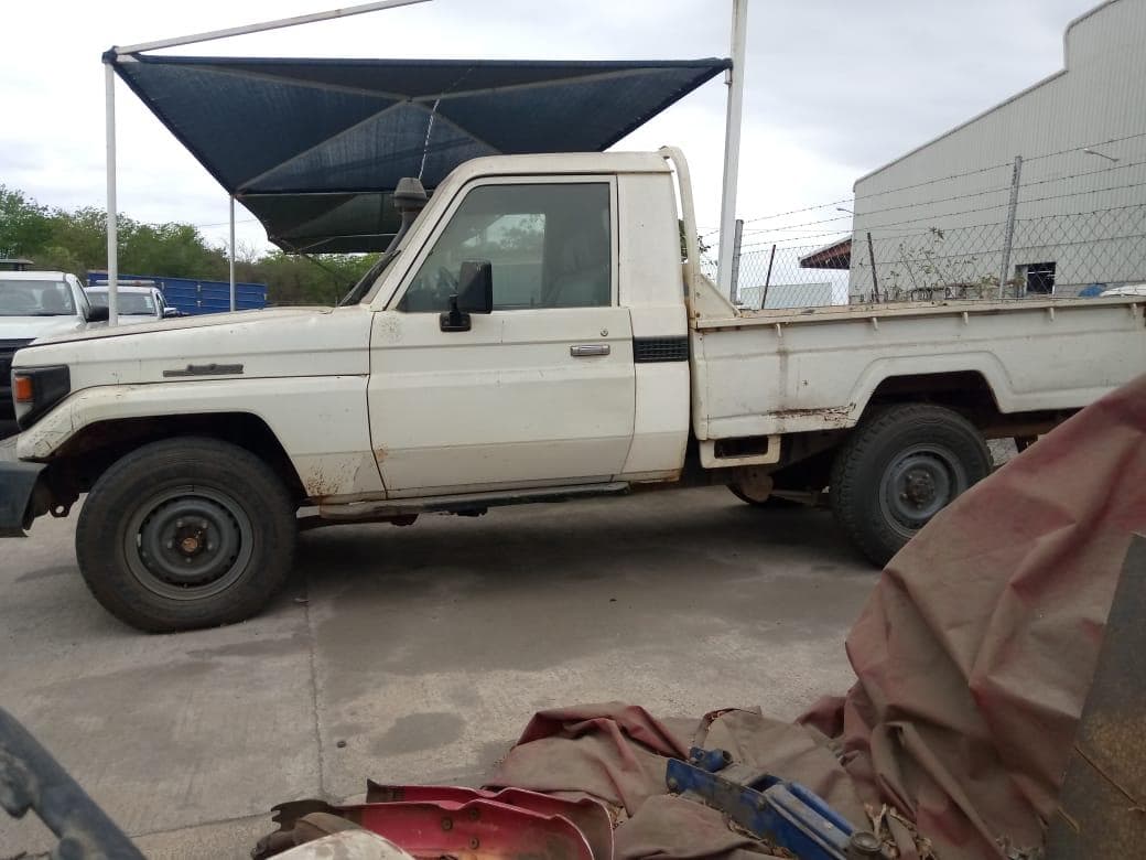 Toyota Land Cruiser OFF ROAD PICK UP 4X4 · — imagem 4