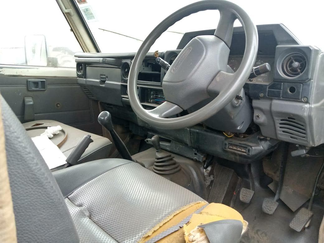 Toyota Land Cruiser OFF ROAD PICK UP 4X4 · — imagem 5