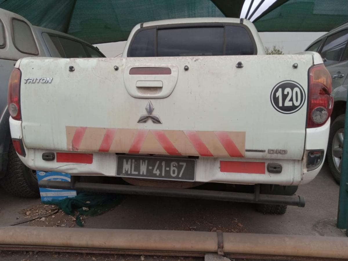 Mitsubishi L200 · — image 12