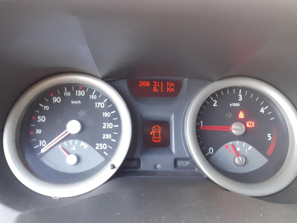 Renault Mégane 1.5 DCI · Ano 2004 — image 12