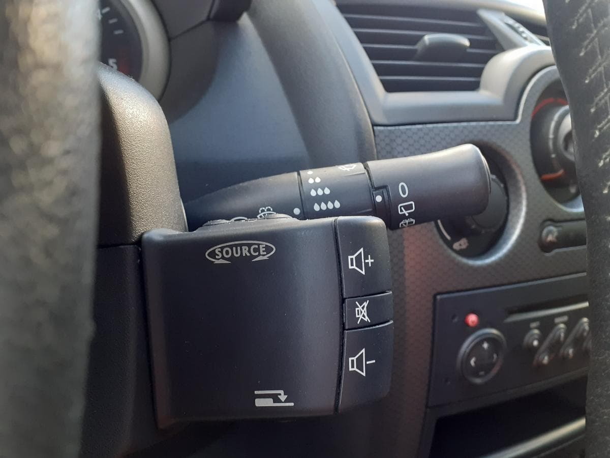 Renault Mégane 1.5 DCI · Ano 2004 — image 13