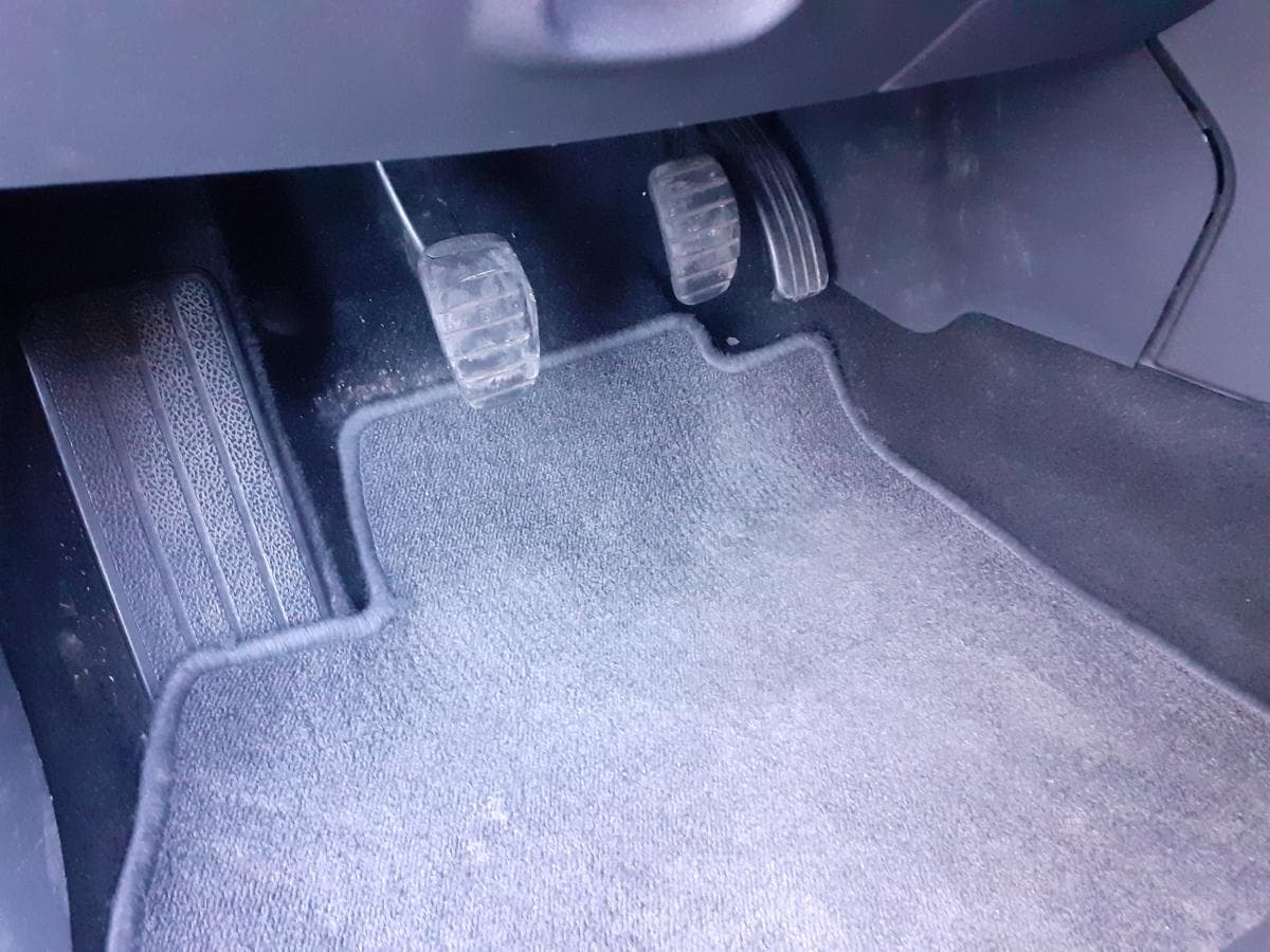 Renault Mégane 1.5 DCI · Ano 2004 — image 17