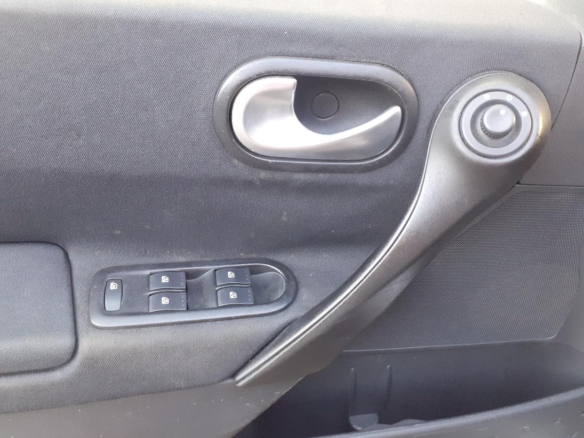 Renault Mégane 1.5 DCI · Ano 2004 — image 18