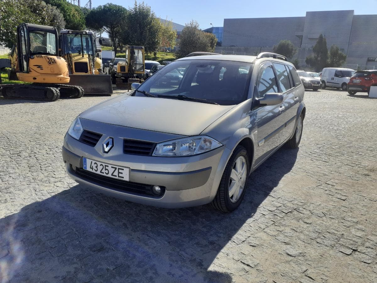 Renault Mégane 1.5 DCI · Ano 2004 — image 3