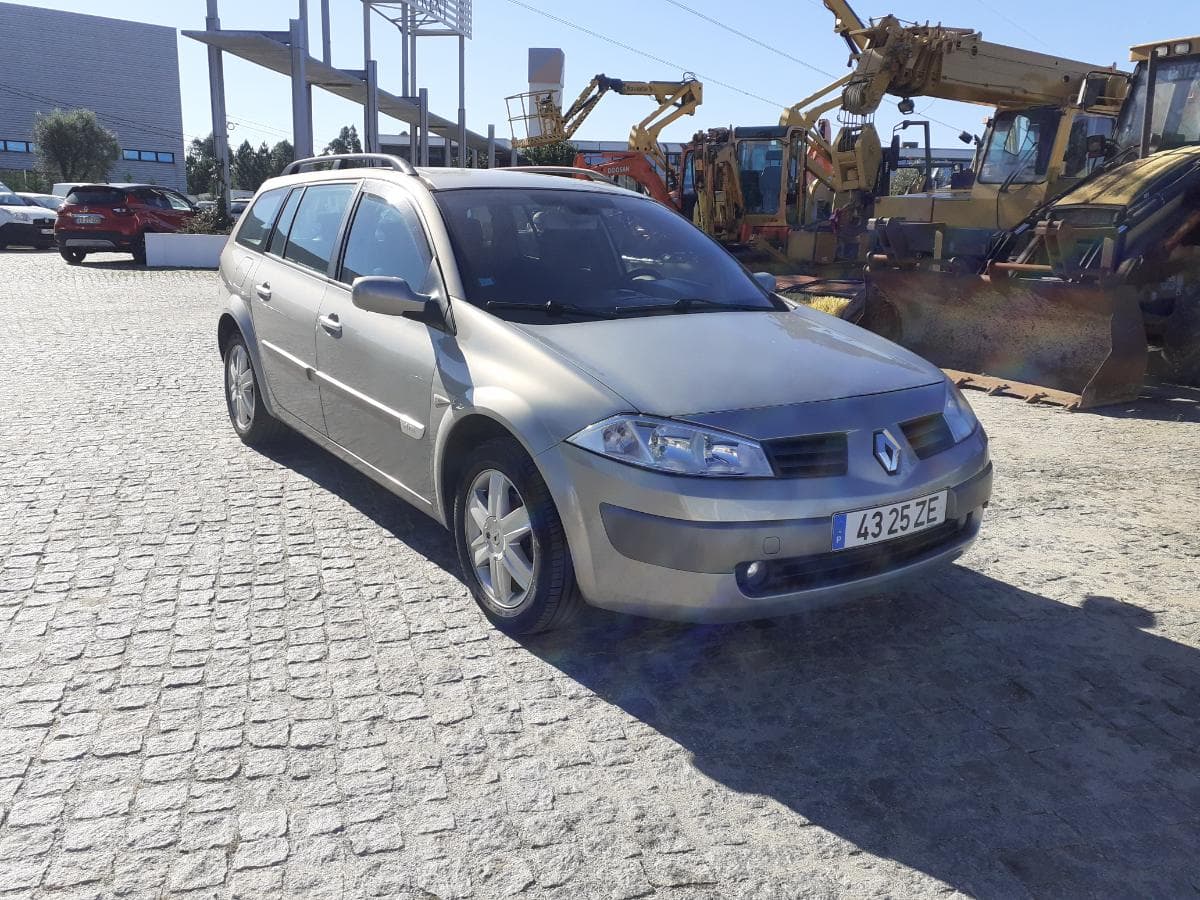 Renault Mégane 1.5 DCI · Ano 2004 — image 1