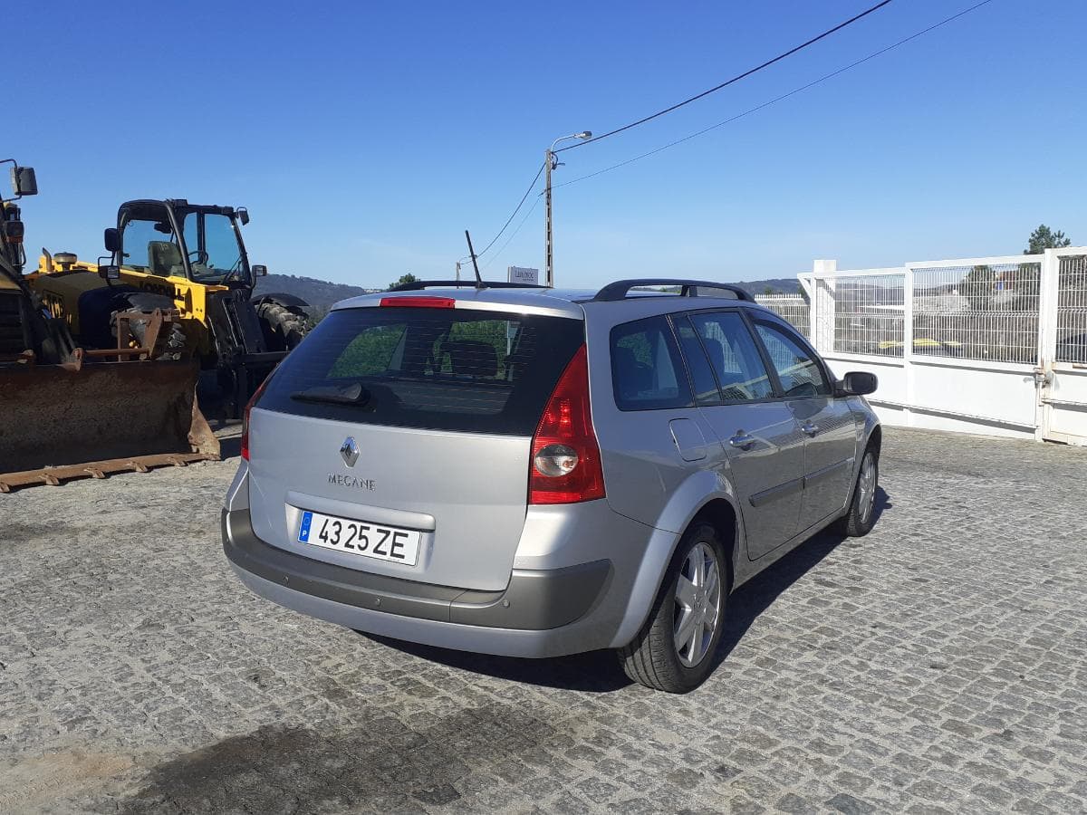 Renault Mégane 1.5 DCI · Ano 2004 — image 6