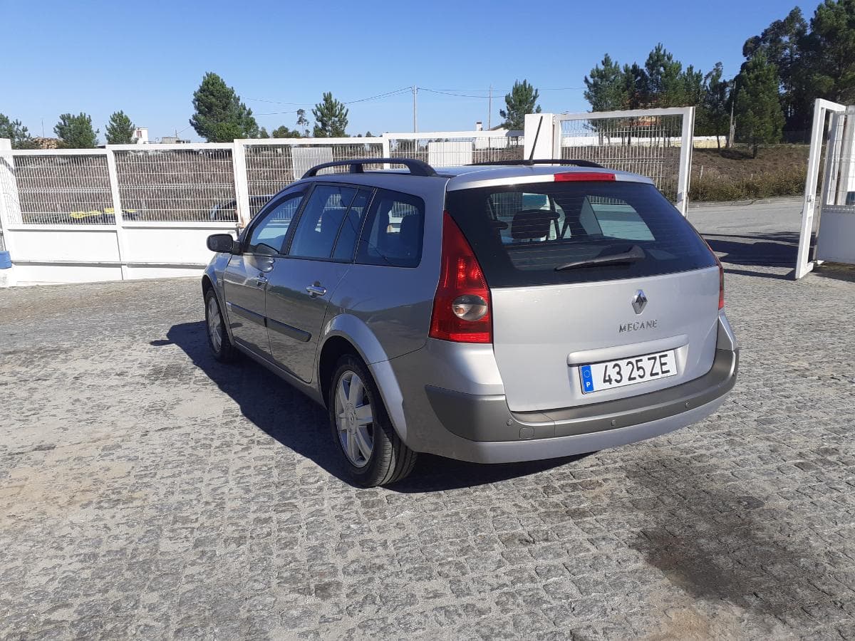 Renault Mégane 1.5 DCI · Ano 2004 — image 4