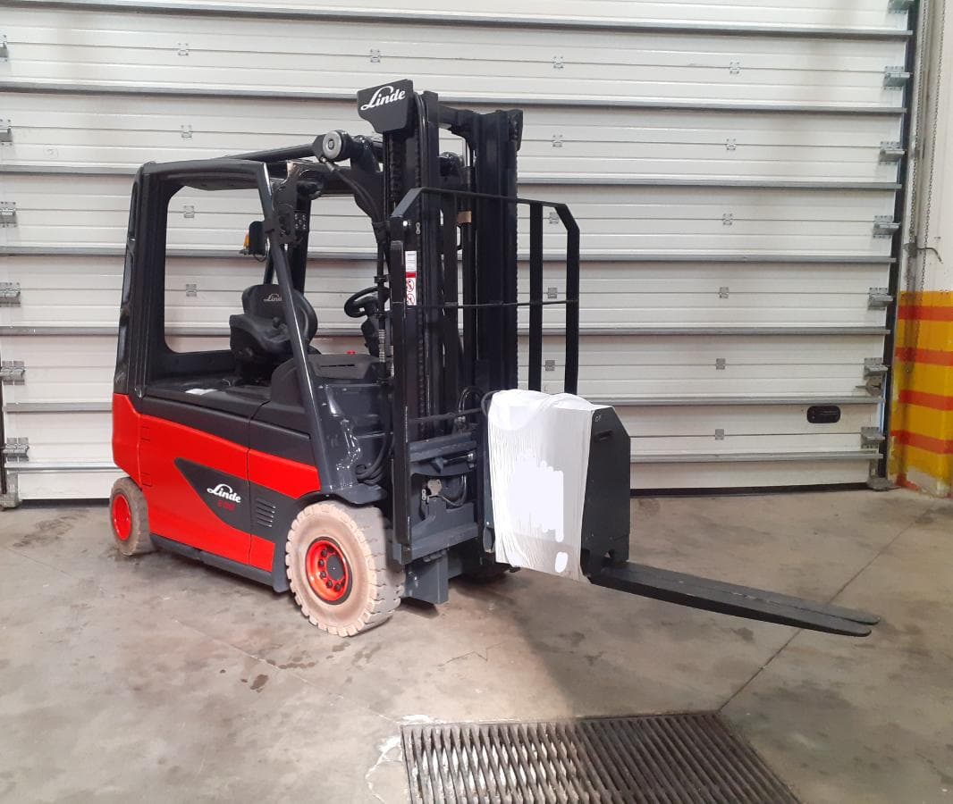 Empilhador Elétrico Linde E25-01 · Ano 2012 — imagem 1