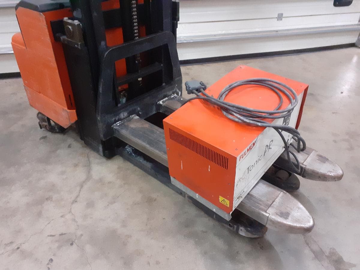 Stacker eléctrico BT LSV 1250-11 · Ano 2002 — imagem 6
