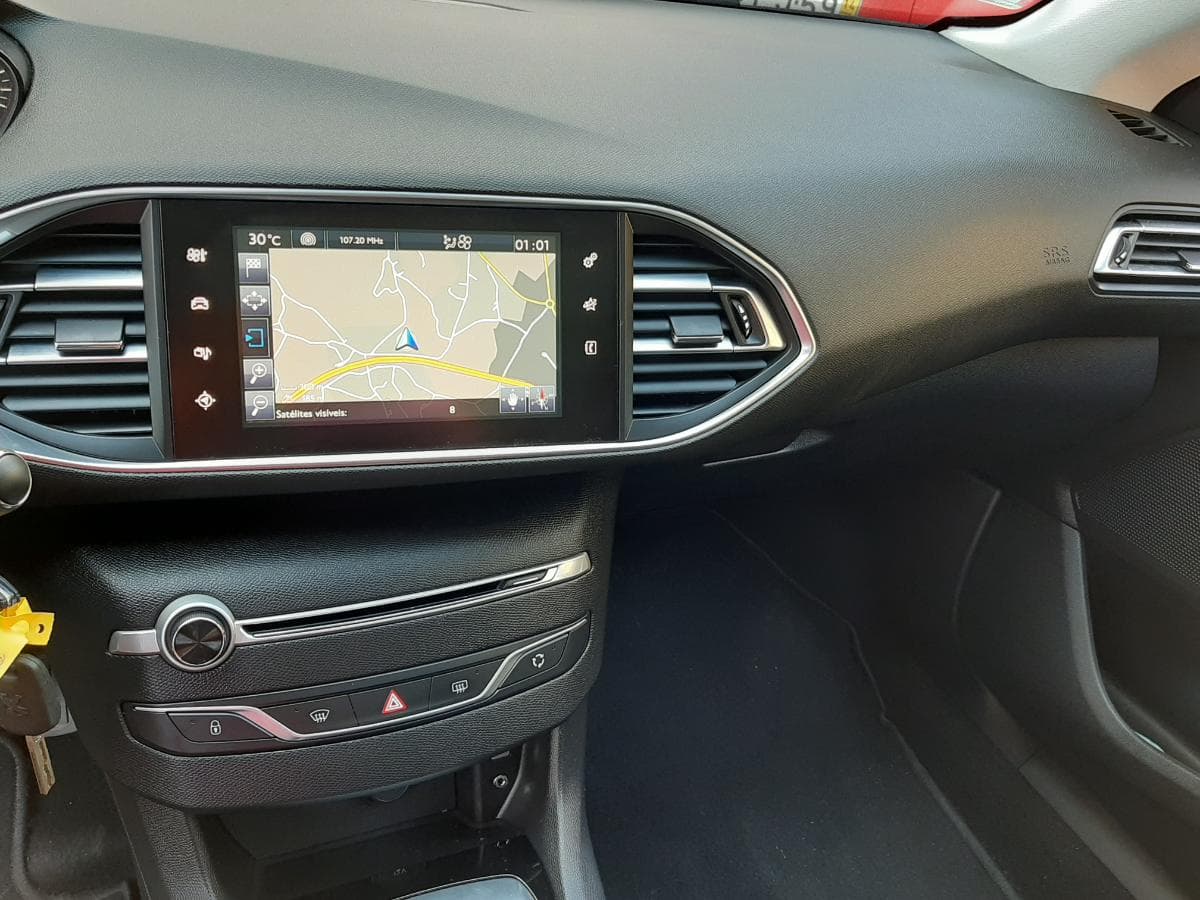 Peugeot 308 1.6 Blue HDI · Ano 2015 — imagen 14