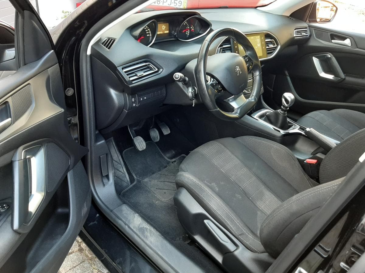 Peugeot 308 1.6 Blue HDI · Ano 2015 — imagen 15