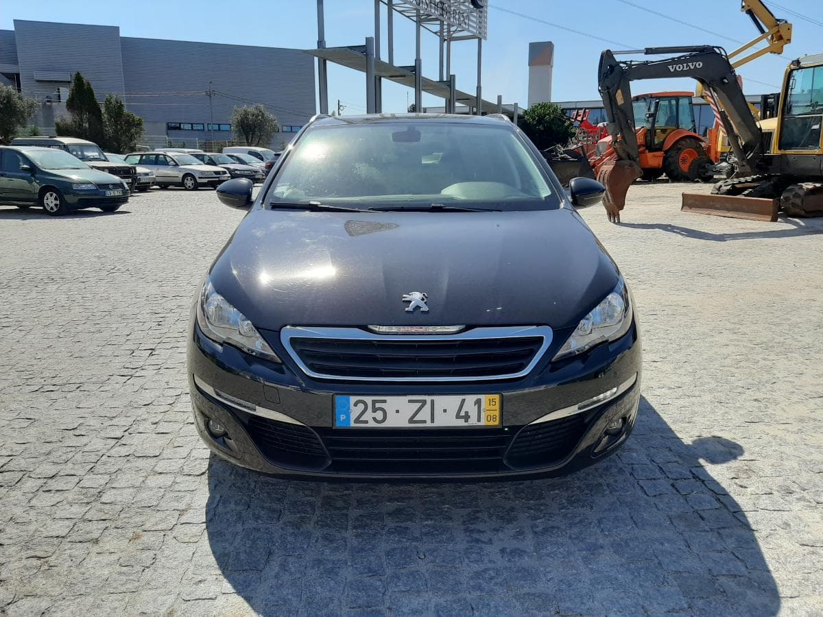 Peugeot 308 1.6 Blue HDI · Ano 2015 — imagen 2