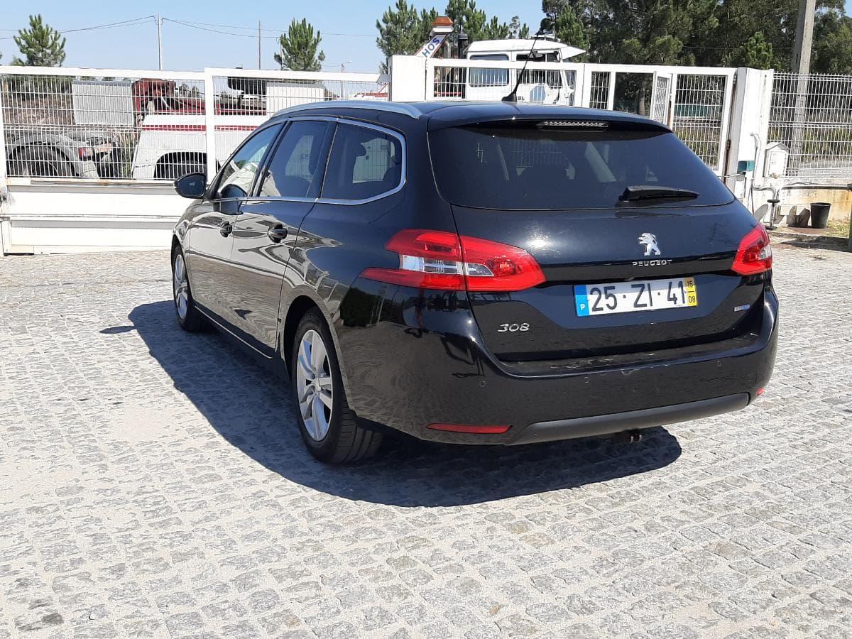 Peugeot 308 1.6 Blue HDI · Ano 2015 — imagen 4