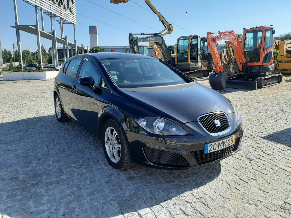 Seat Leon 1.6 TDI · Ano 2011 — imagem 1