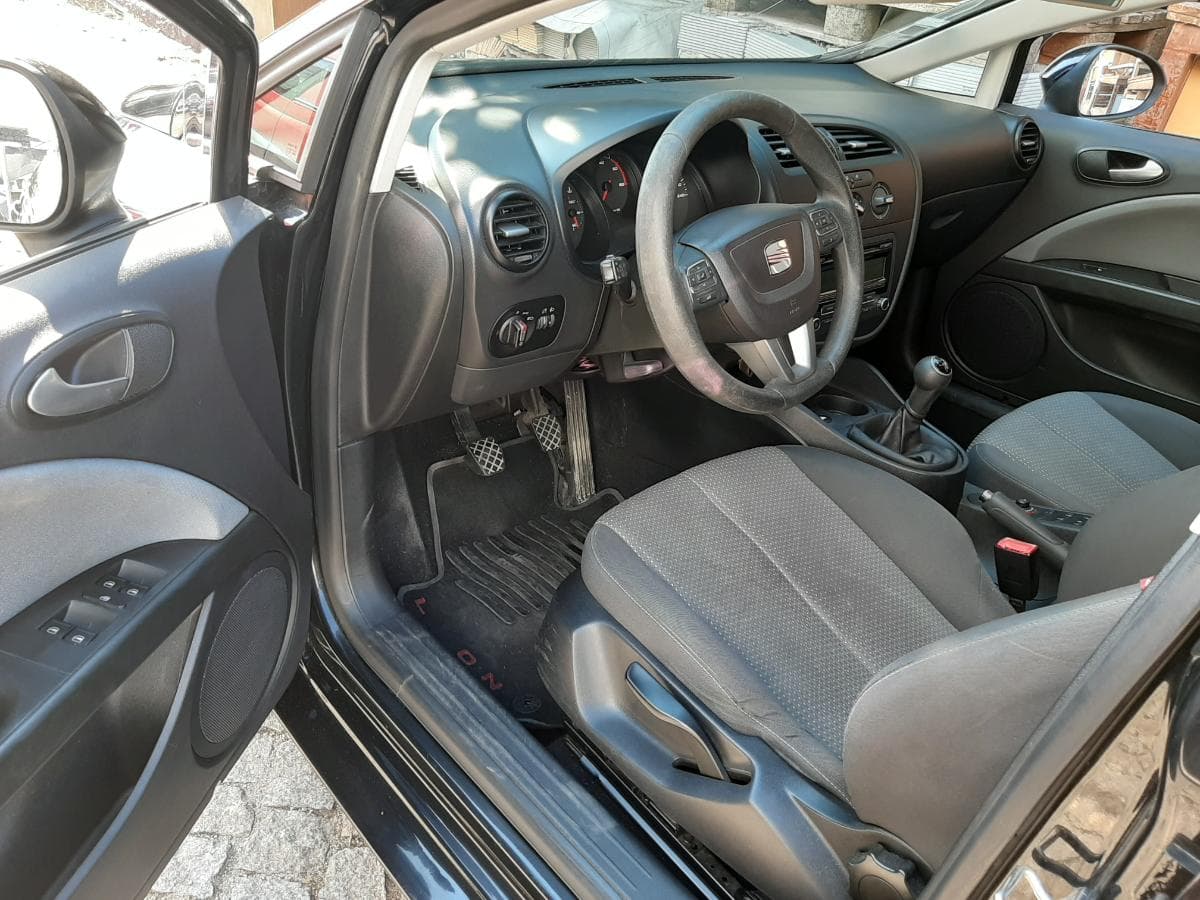 Seat Leon 1.6 TDI · Ano 2011 — imagem 10
