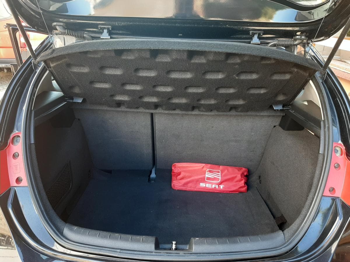 Seat Leon 1.6 TDI · Ano 2011 — imagem 8