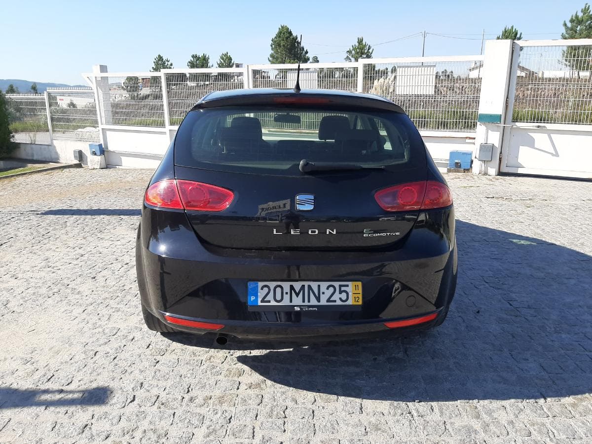Seat Leon 1.6 TDI · Ano 2011 — imagem 5