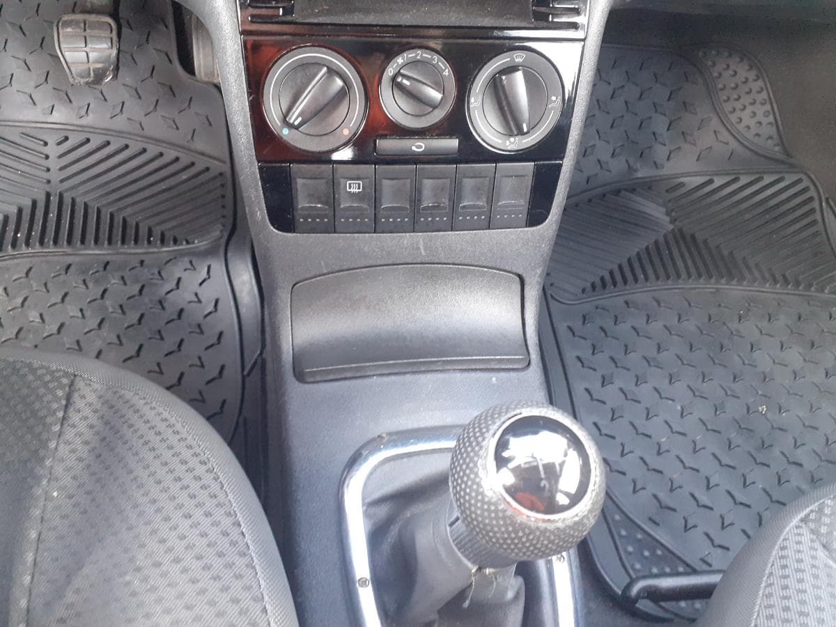 Volkswagen Polo 1.0 · Ano 2000 — imagem 14