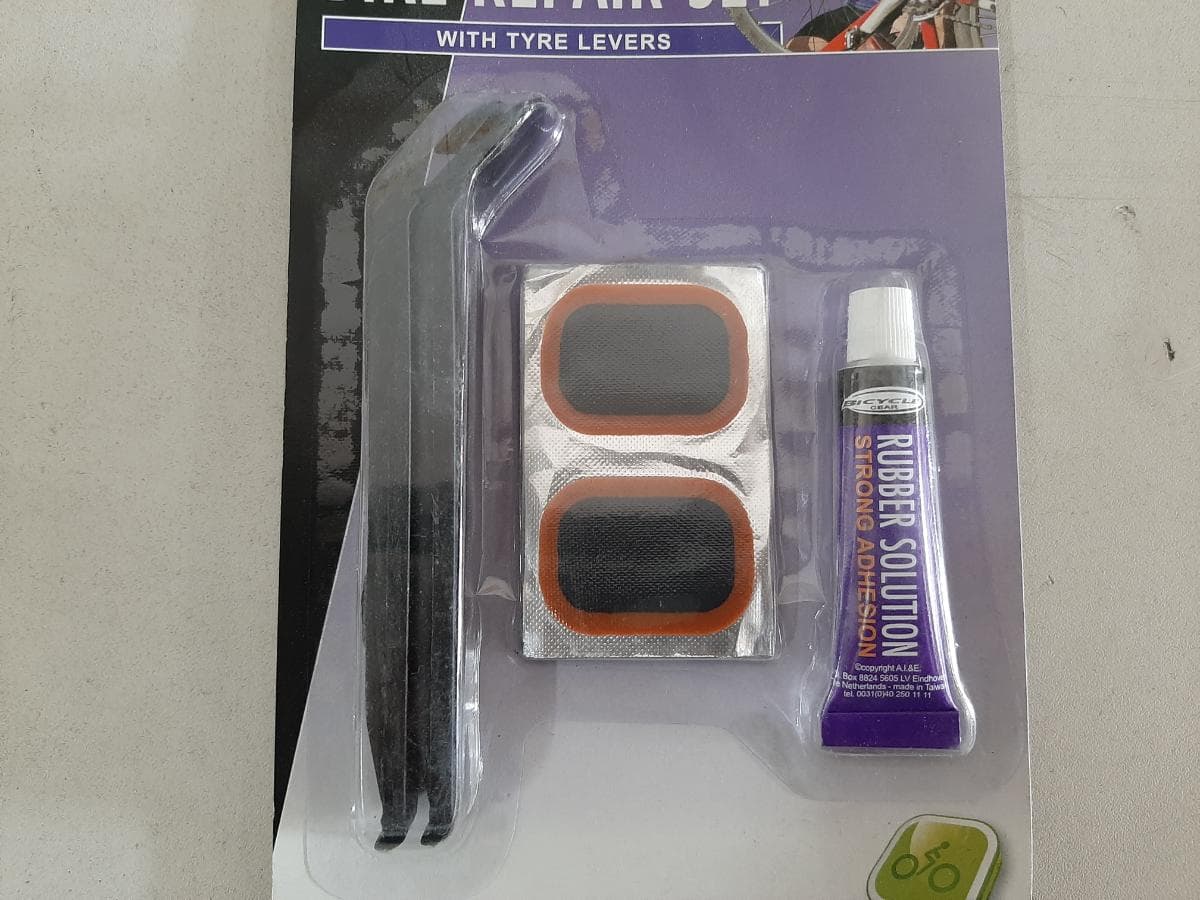 Kits Reparação Pneus ·