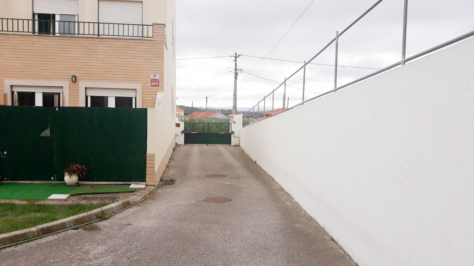Moradia V2 com Piscina · Torres Vedras — imagen 17