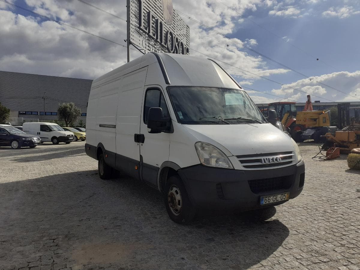 Iveco Daily 35C18V · Ano 2008 — imagem 1