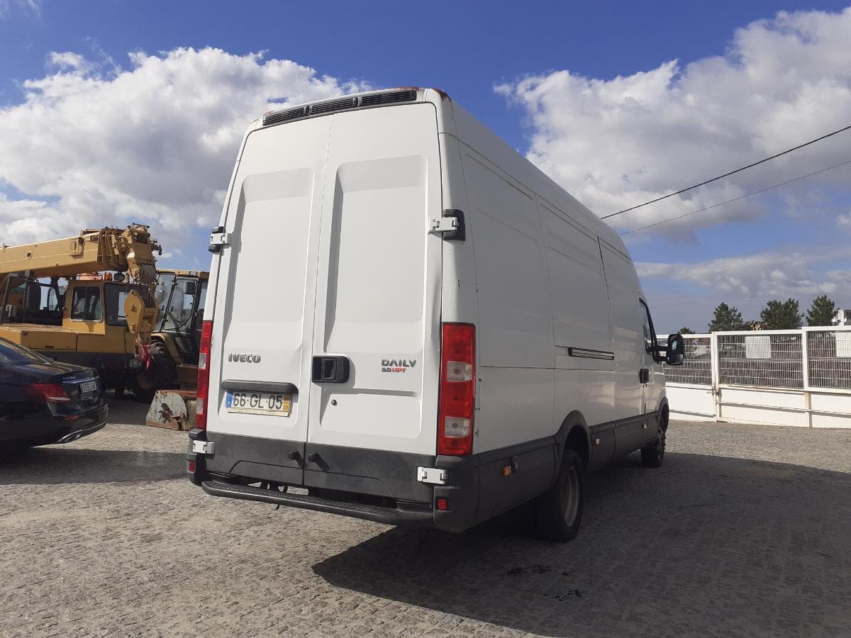 Iveco Daily 35C18V · Ano 2008 — imagem 4