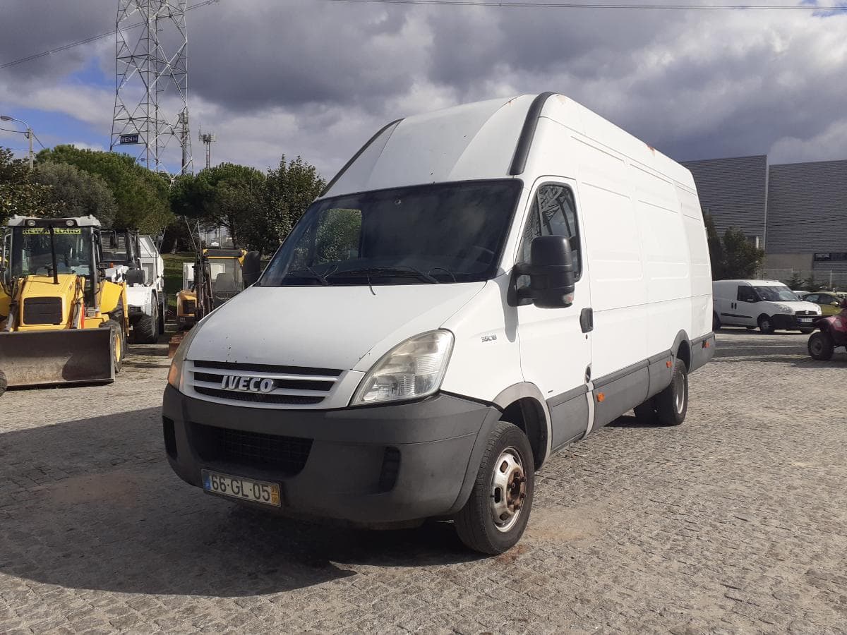 Iveco Daily 35C18V · Ano 2008 — imagem 3
