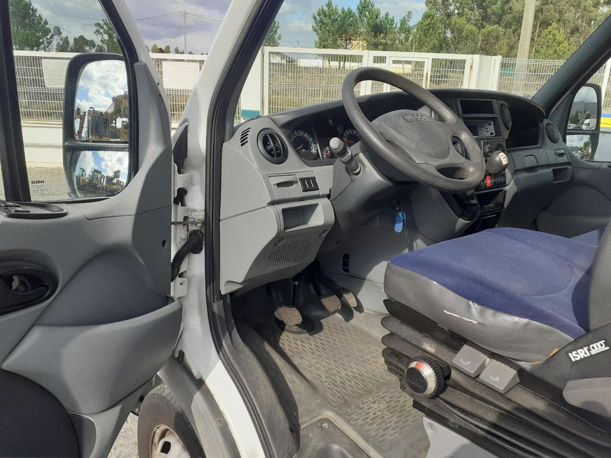 Iveco Daily 35C18V · Ano 2008 — imagem 9