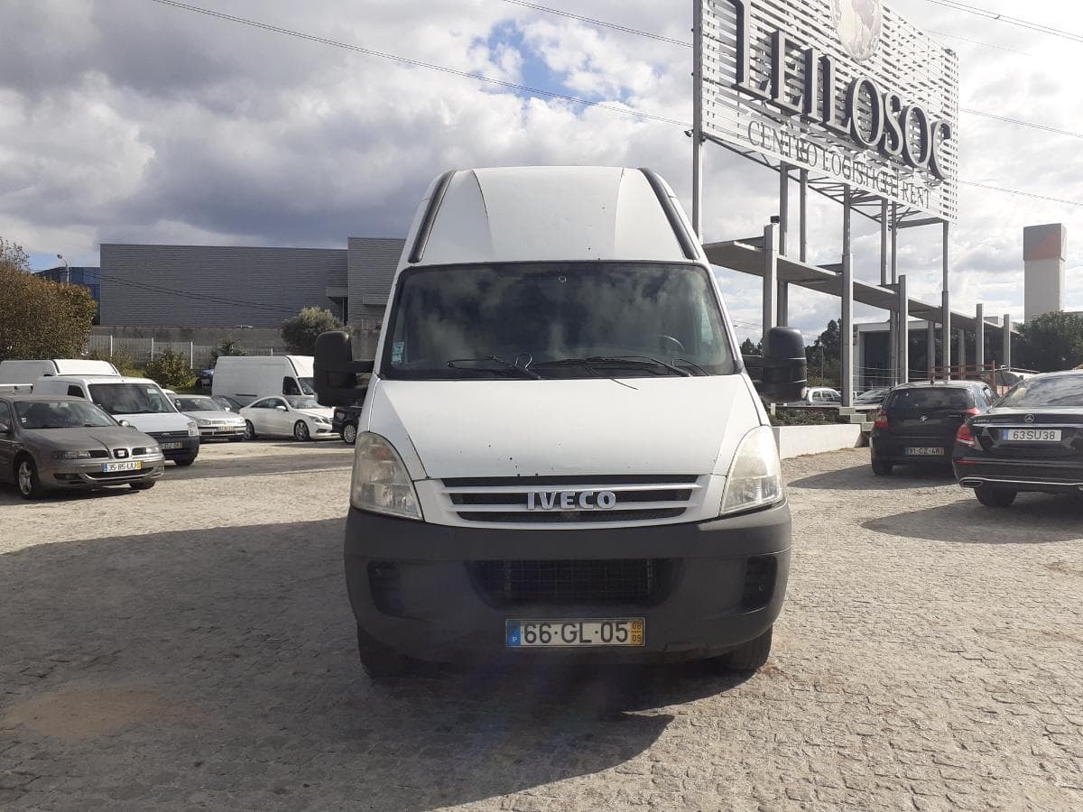 Iveco Daily 35C18V · Ano 2008 — imagem 2