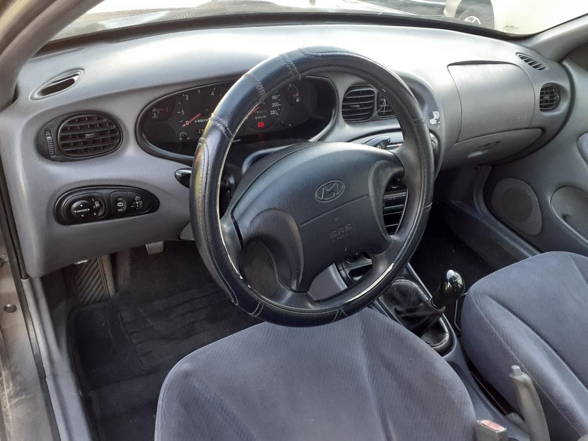 Hyundai Lantra 1.9 D · Ano 1999 — imagem 13